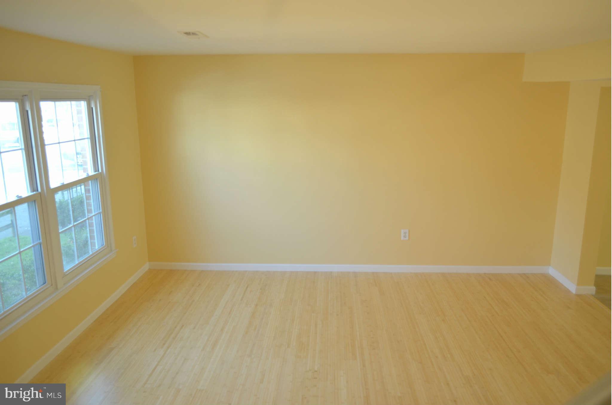 3777 Port Hope Point Triangle, VA 22172 - Photo 6 of 13 Living Room