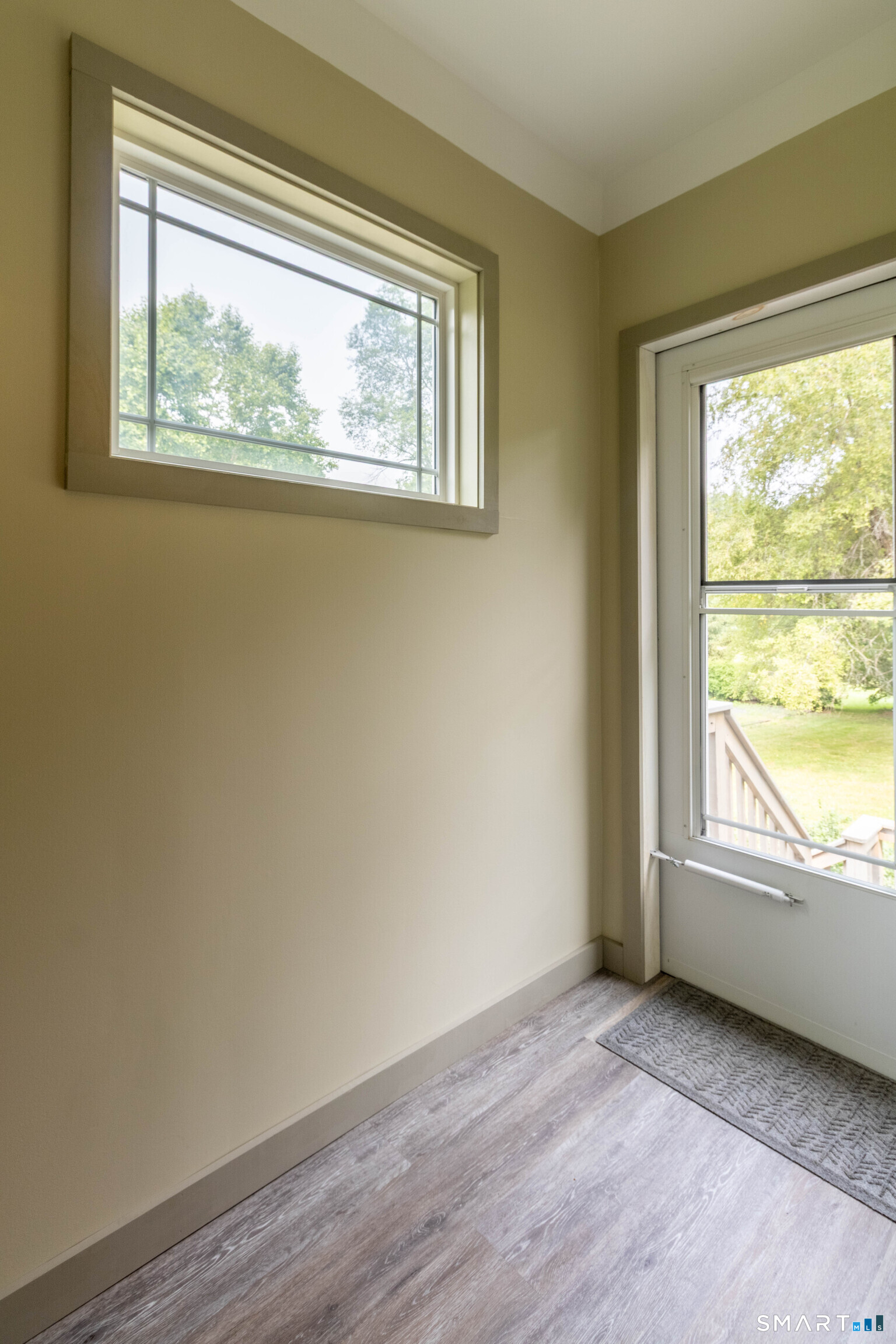 93 Hutchinson Road Andover, CT 06232 - Photo 4 of 31 Front entry/mud room