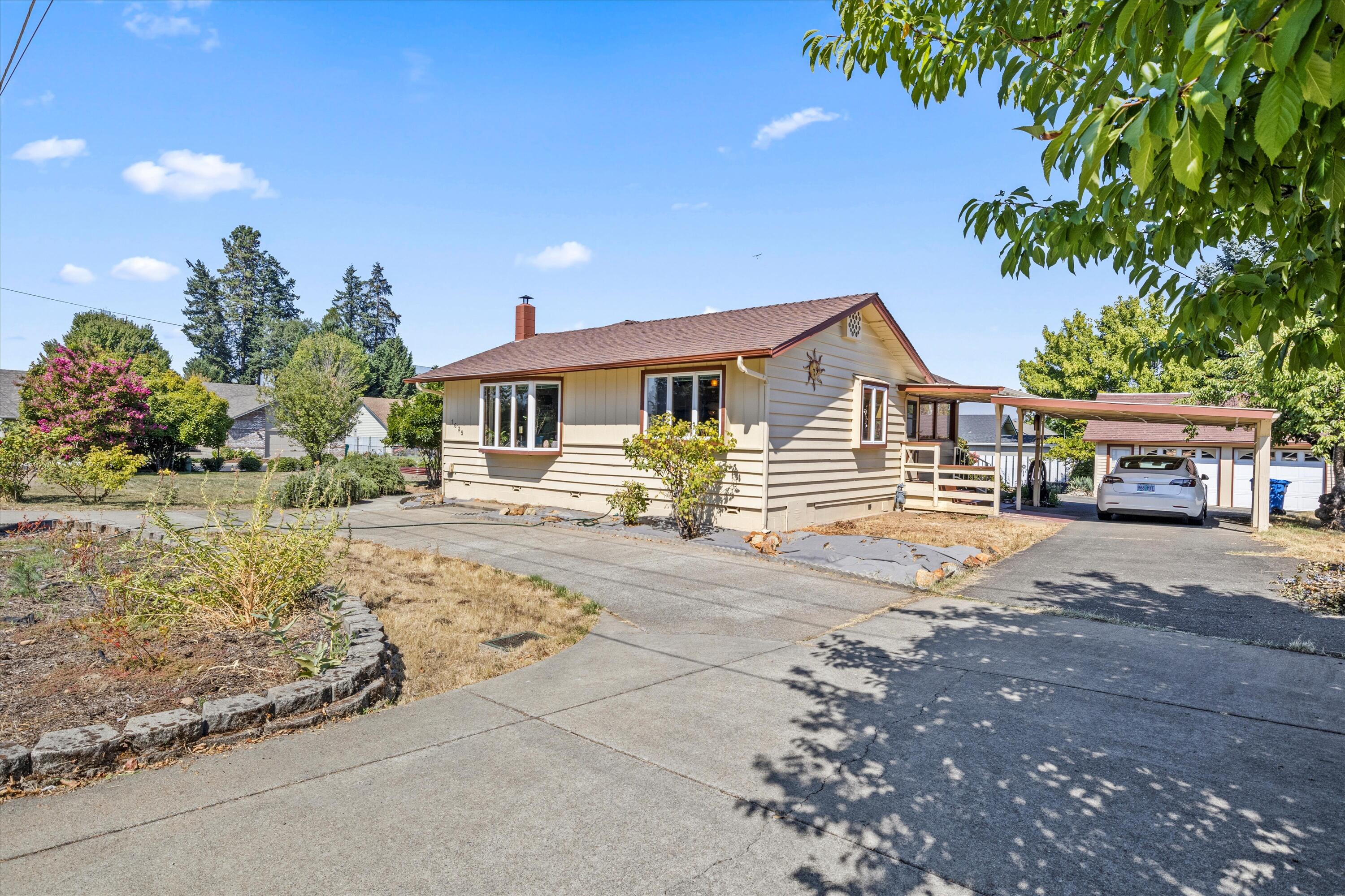 1635 Leonard Road Grants Pass, OR 97527 - Photo 11 of 37 10-IMG_0471