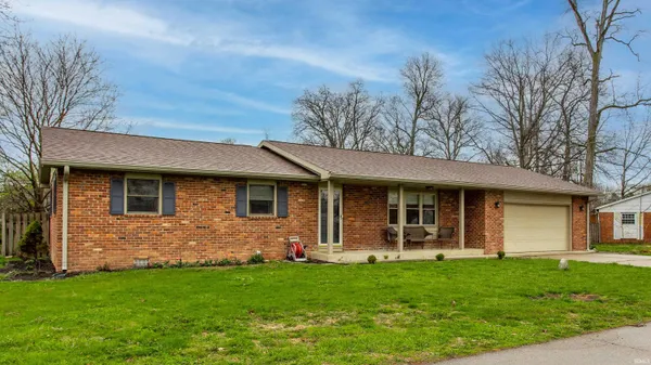 $291,900 | 925 South Westchester Park Drive, Yorktown, IN 47396