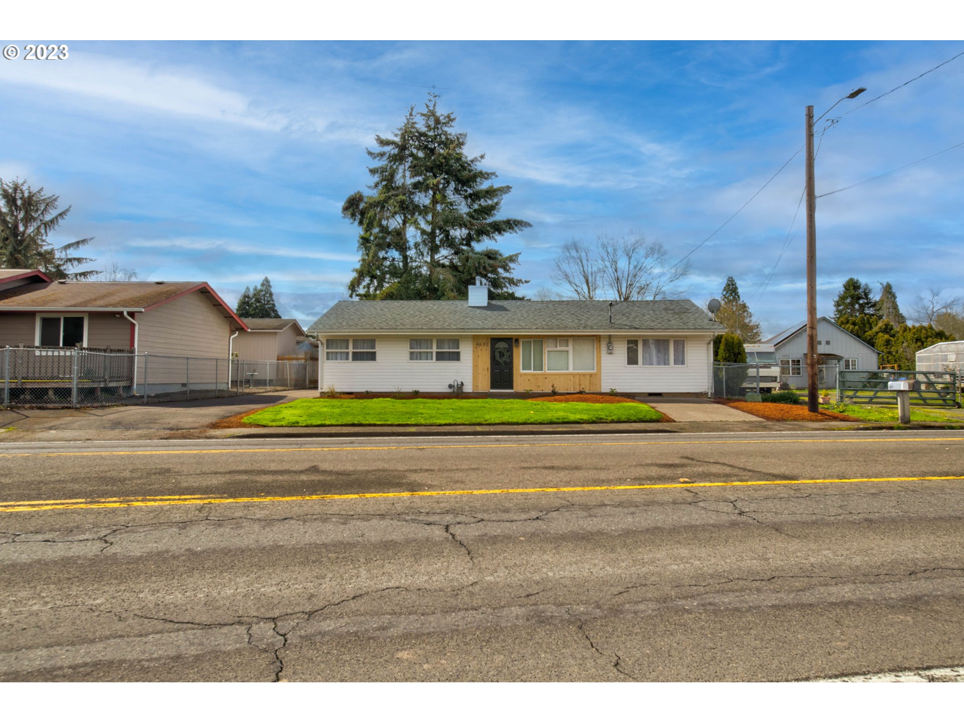 4672 Sunnyview Road Salem, OR 97305 - Photo 2 of 38 Gallery Image 2