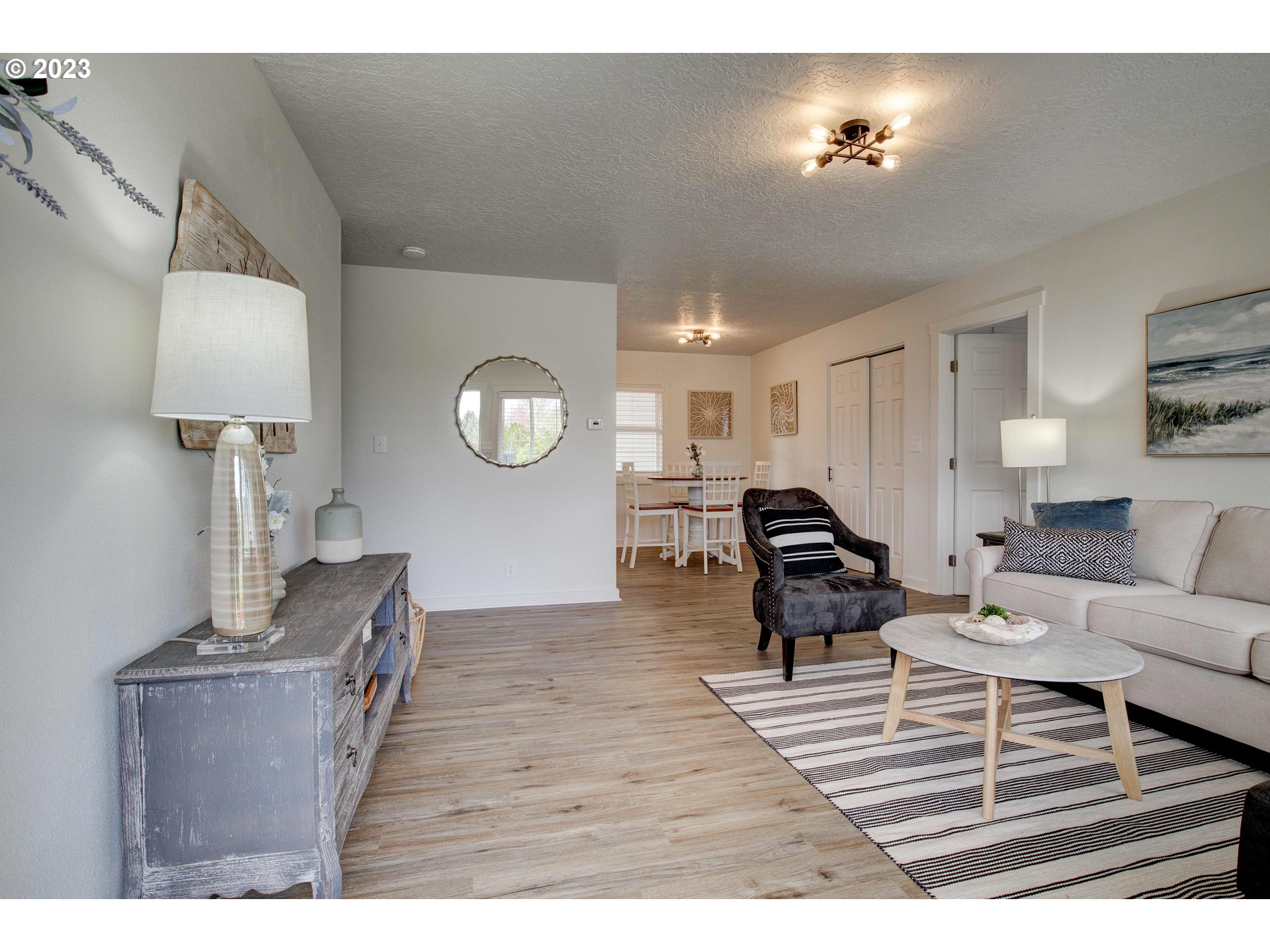 4672 Sunnyview Road Salem, OR 97305 - Photo 5 of 38 Gallery Image 5