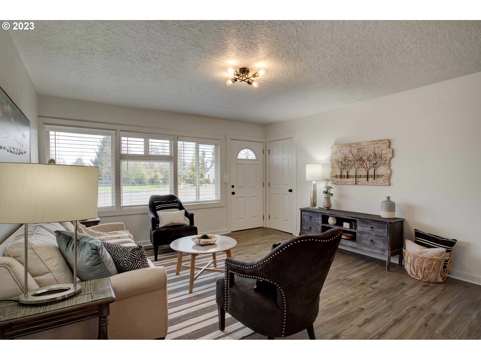 4672 Sunnyview Road Salem, OR 97305 - Photo 6 of 38 Gallery Image 6