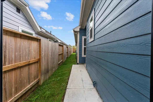a view of a pathway of a house