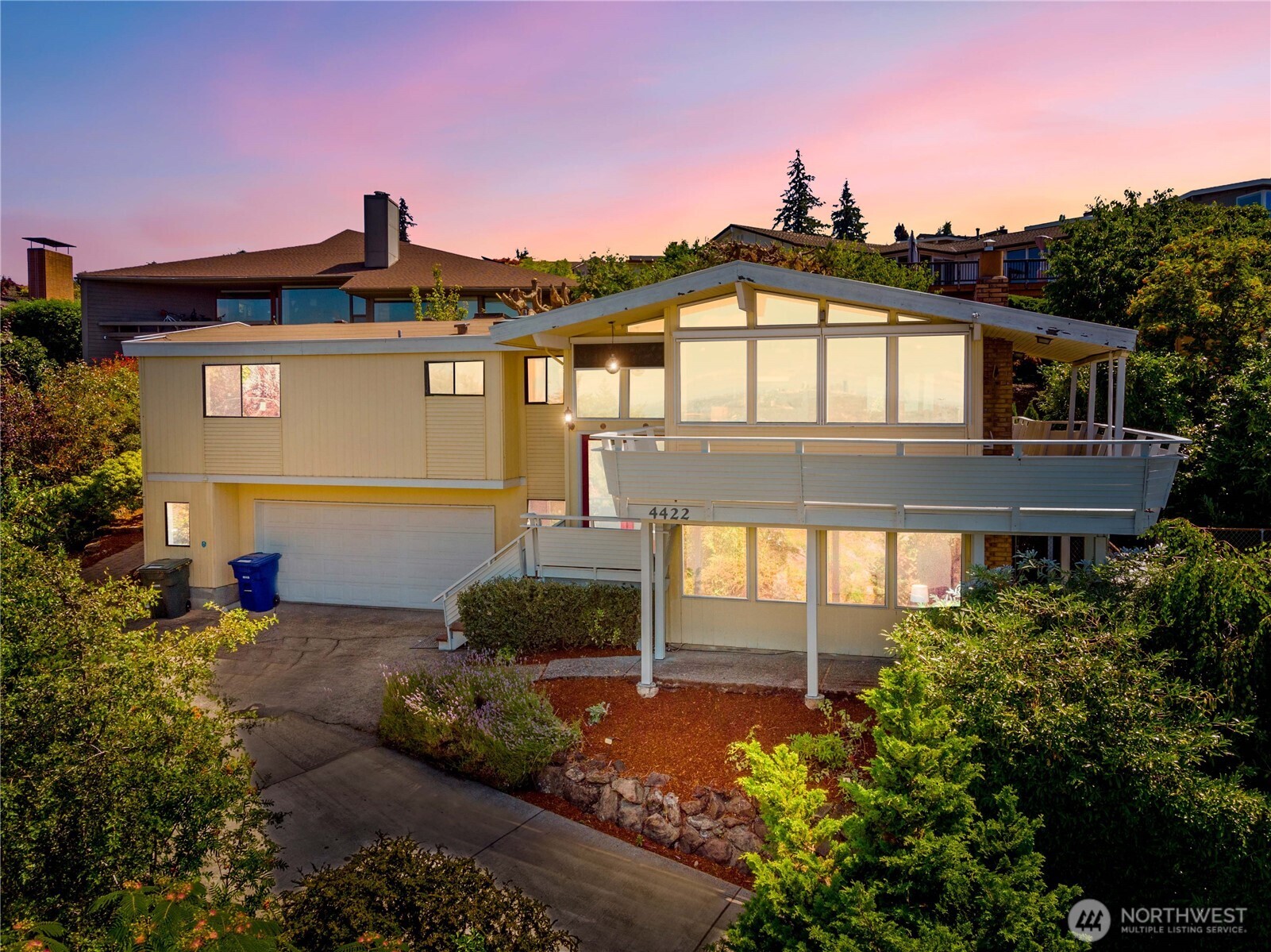 4422 138th Avenue Southeast Bellevue, WA 98006 - Photo 2 of 40