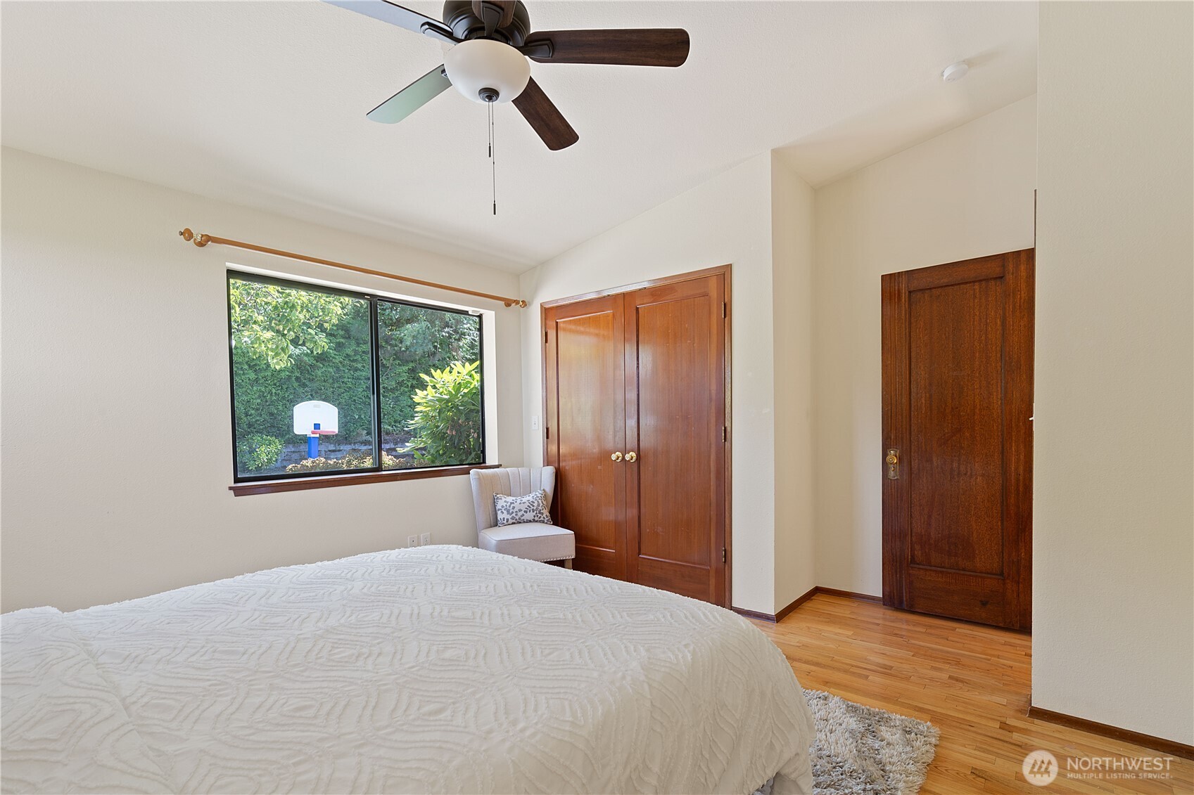 4422 138th Avenue Southeast Bellevue, WA 98006 - Photo 26 of 40