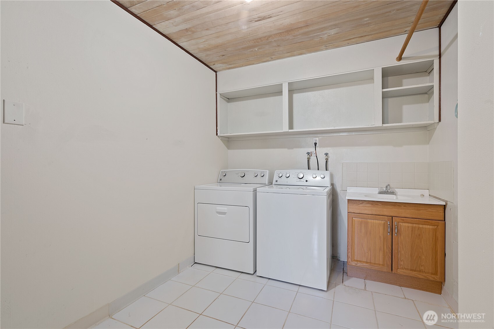 4422 138th Avenue Southeast Bellevue, WA 98006 - Photo 32 of 40