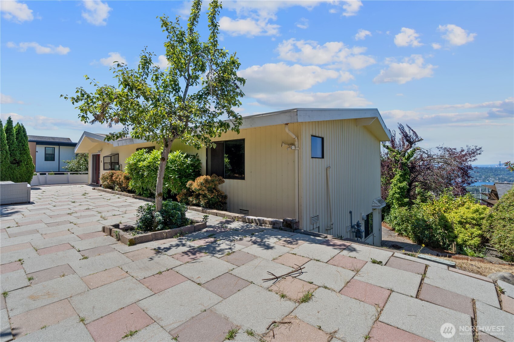 4422 138th Avenue Southeast Bellevue, WA 98006 - Photo 35 of 40