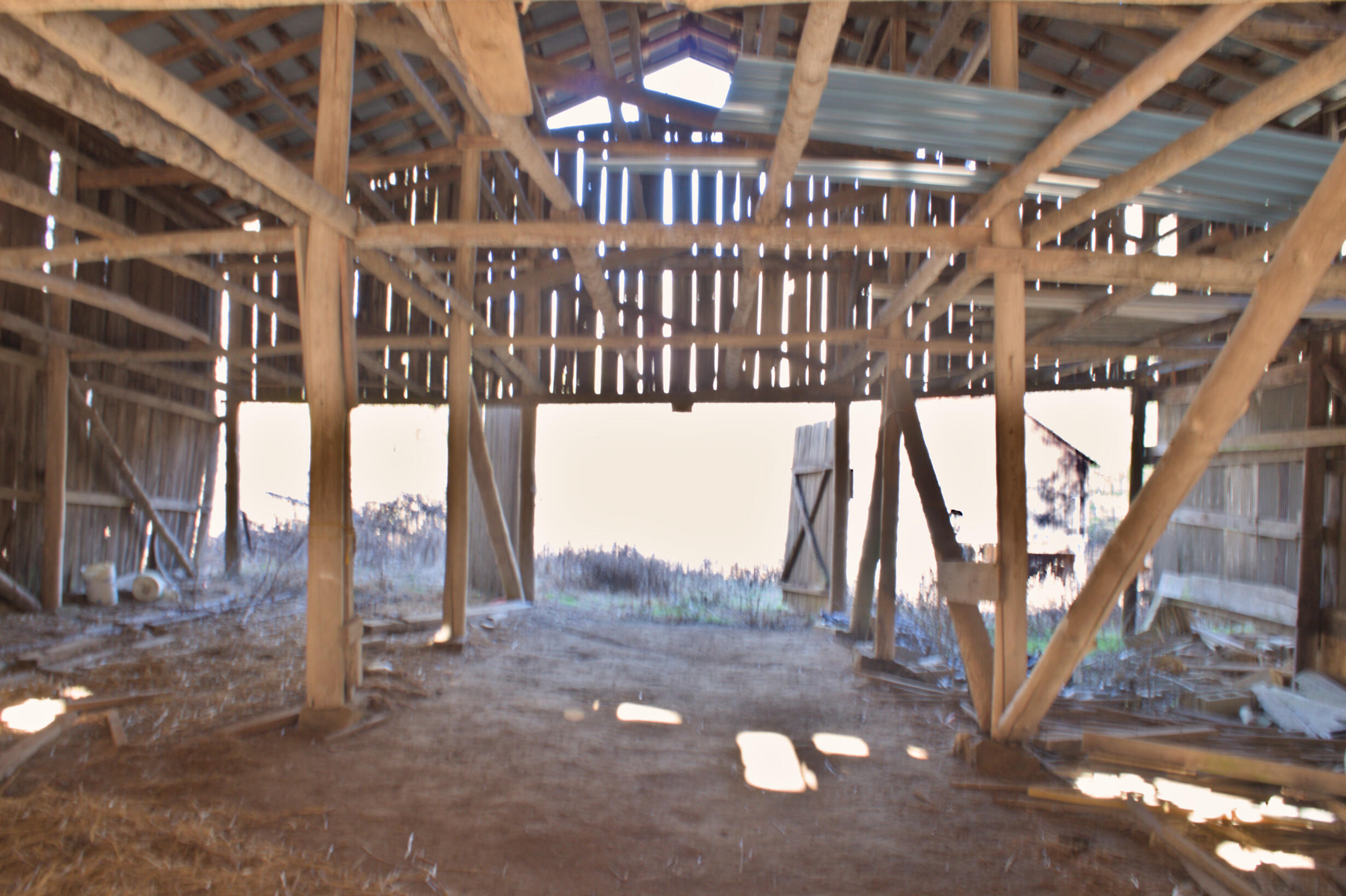 2006 Reed Branch Road Manchester, KY 40962 - Photo 9 of 53 big-open-barn