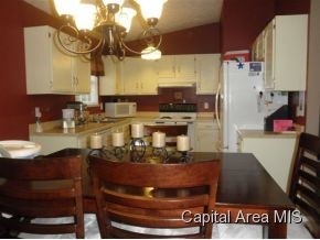 5281 Carlton Drive Springfield, IL 62703 - Photo 4 of 15 Gallery Image 4