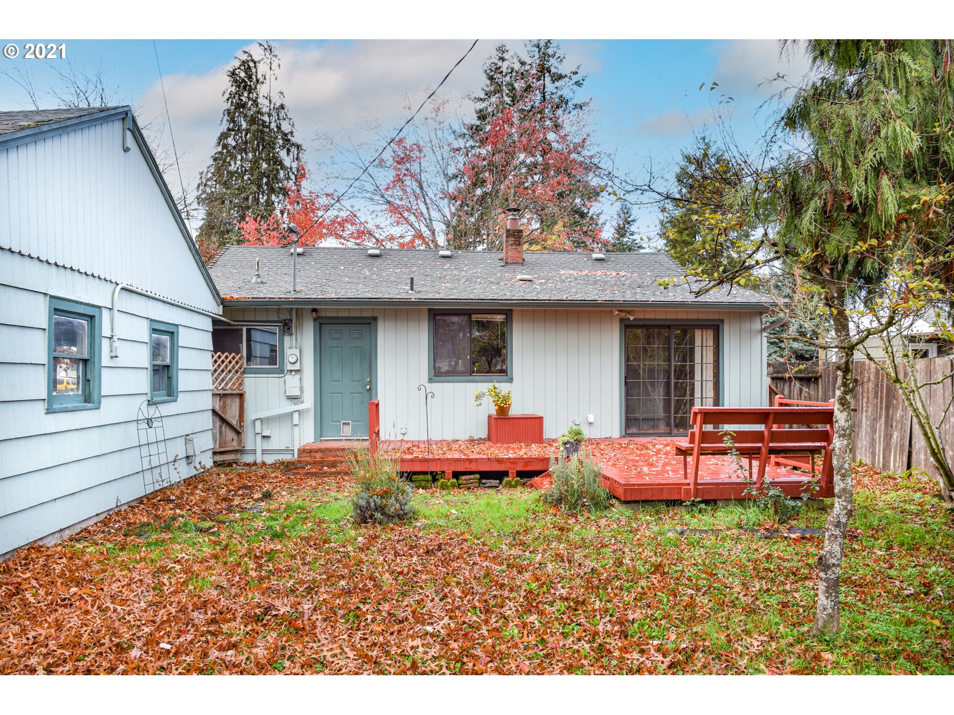 235 North 24th Street Springfield, OR 97477 - Photo 24 of 24 a front view of a house with sitting space