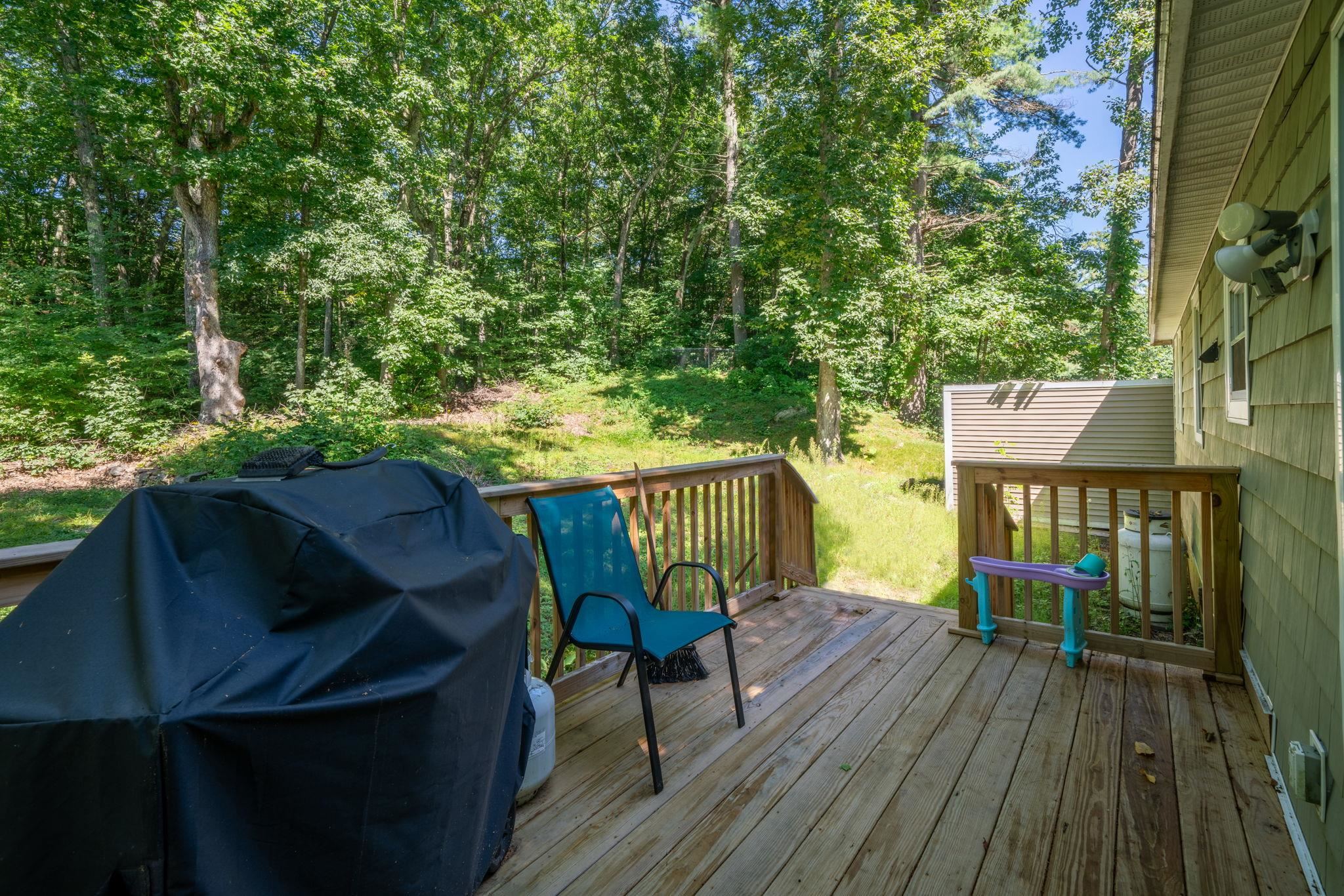 12 Sesame Street Raymond, NH 03077 - Photo 19 of 22