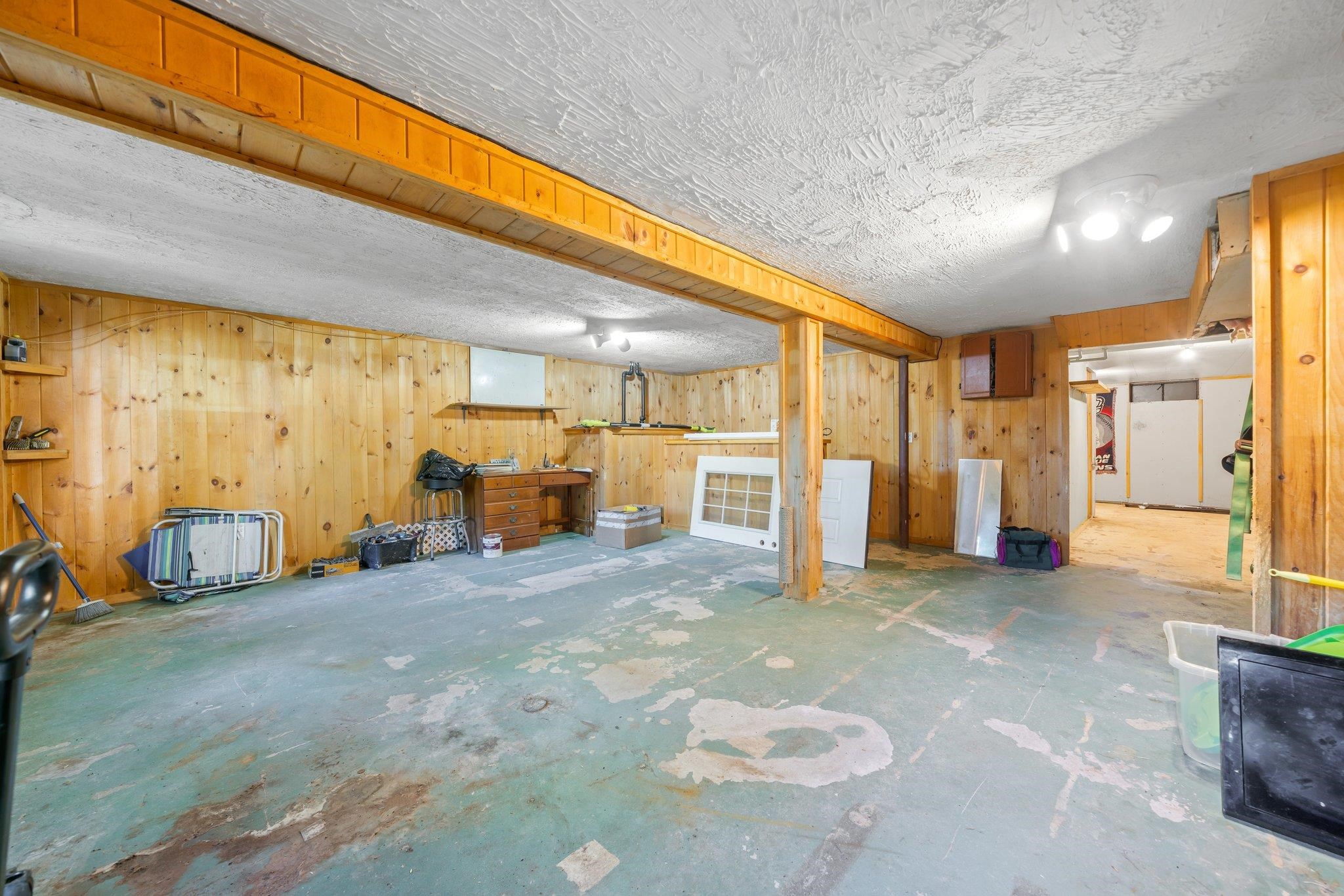 12 Sesame Street Raymond, NH 03077 - Photo 9 of 22