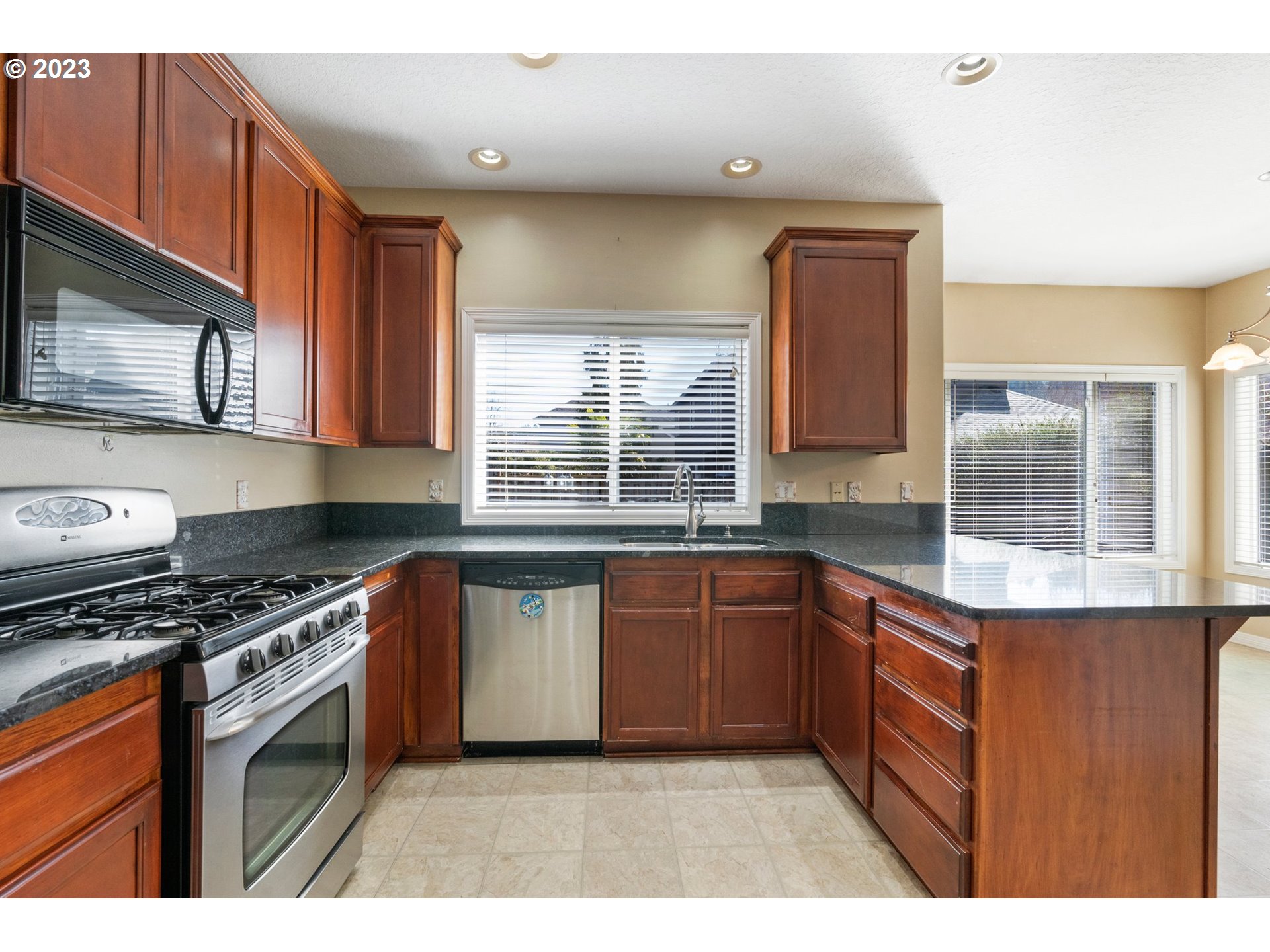 9572 Southeast Bittern Way Happy Valley, OR 97086 - Photo 13 of 30 Gallery Image 13