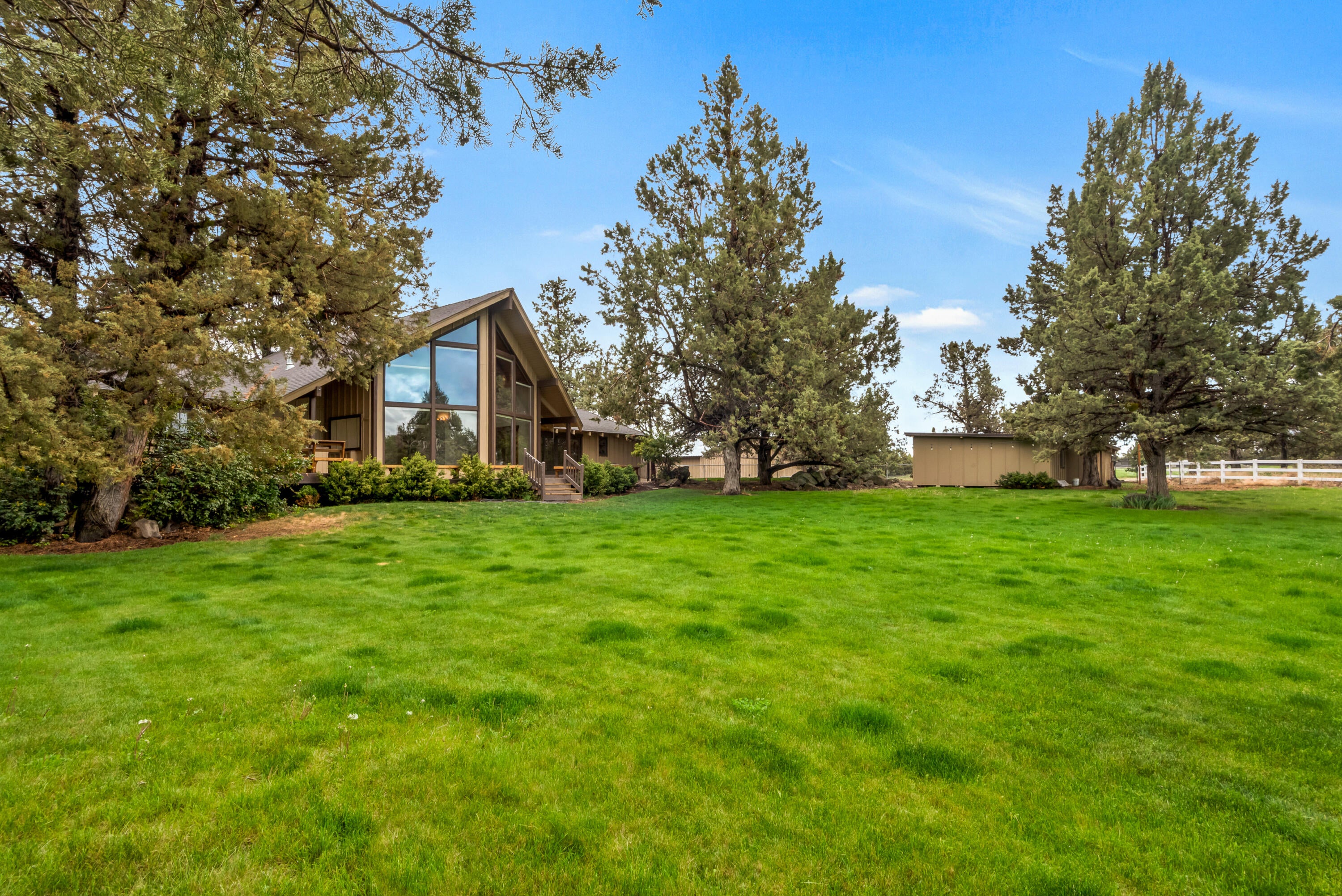 18455 Couch Market Road Bend, OR 97703 - Photo 34 of 45 34