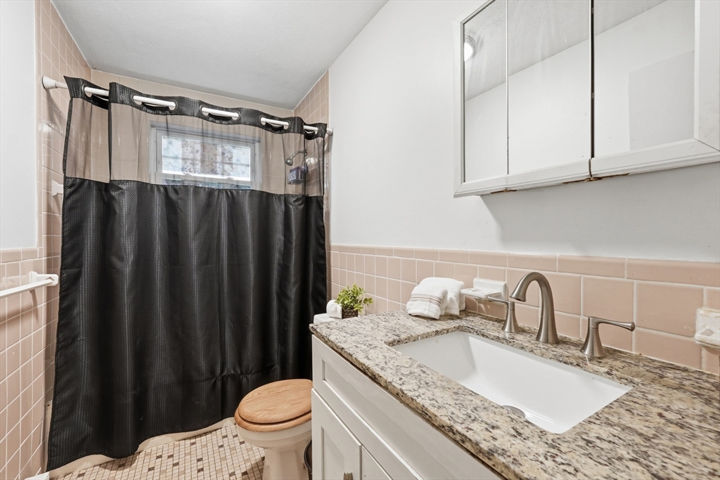 6 Walker Road, Unit 4 North Andover, MA 01845 - Photo 9 of 15