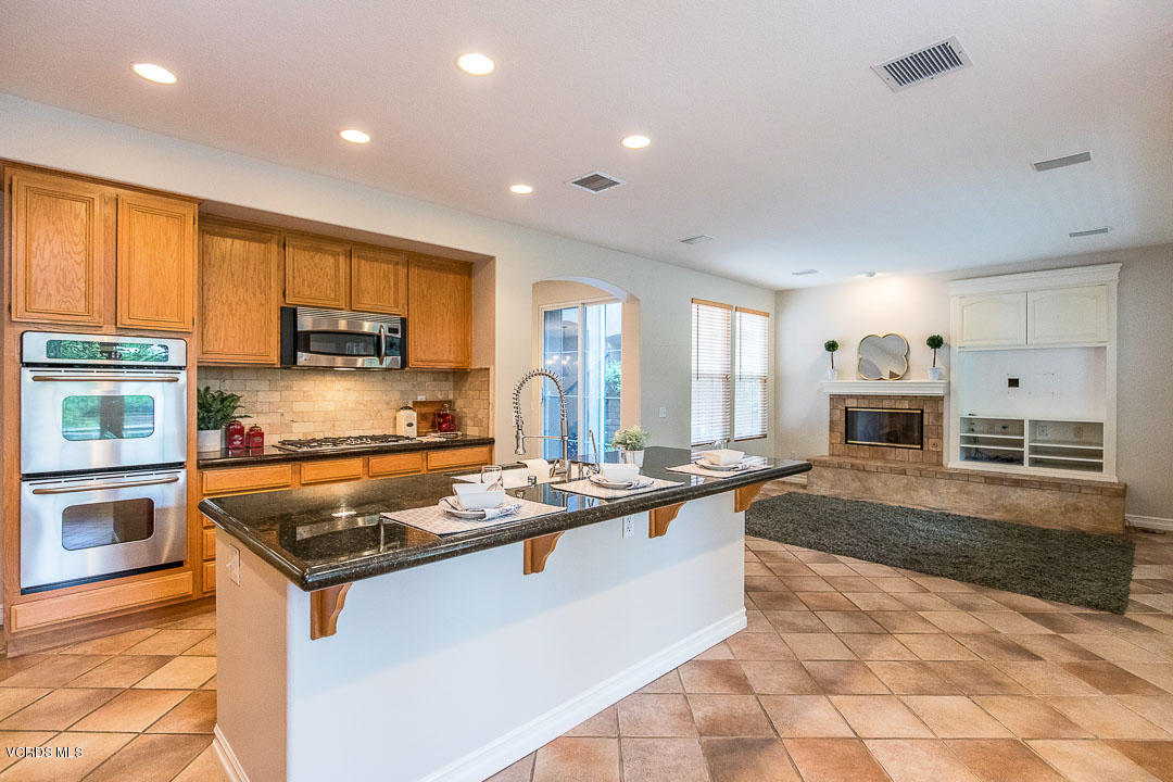 167 Park Hill Road Simi Valley, CA 93065 - Photo 14 of 43 167 Park Hill-14