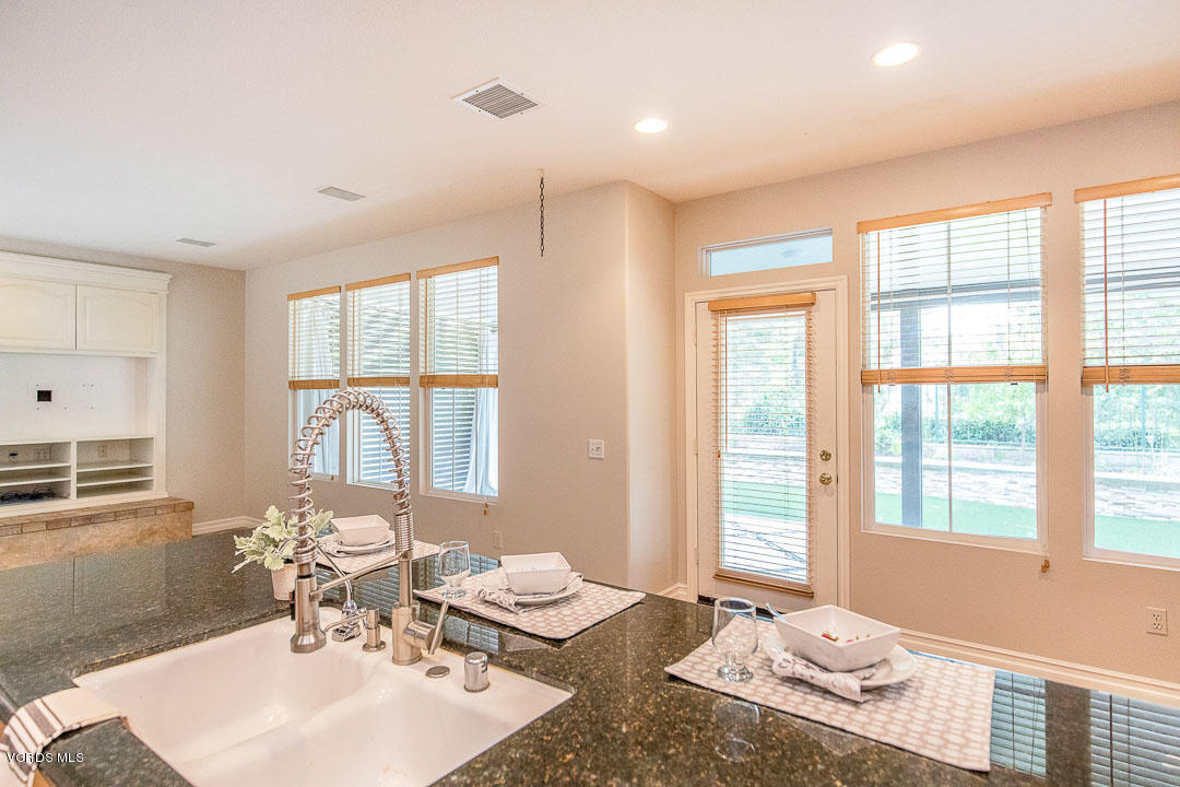 167 Park Hill Road Simi Valley, CA 93065 - Photo 15 of 43 167 Park Hill-15