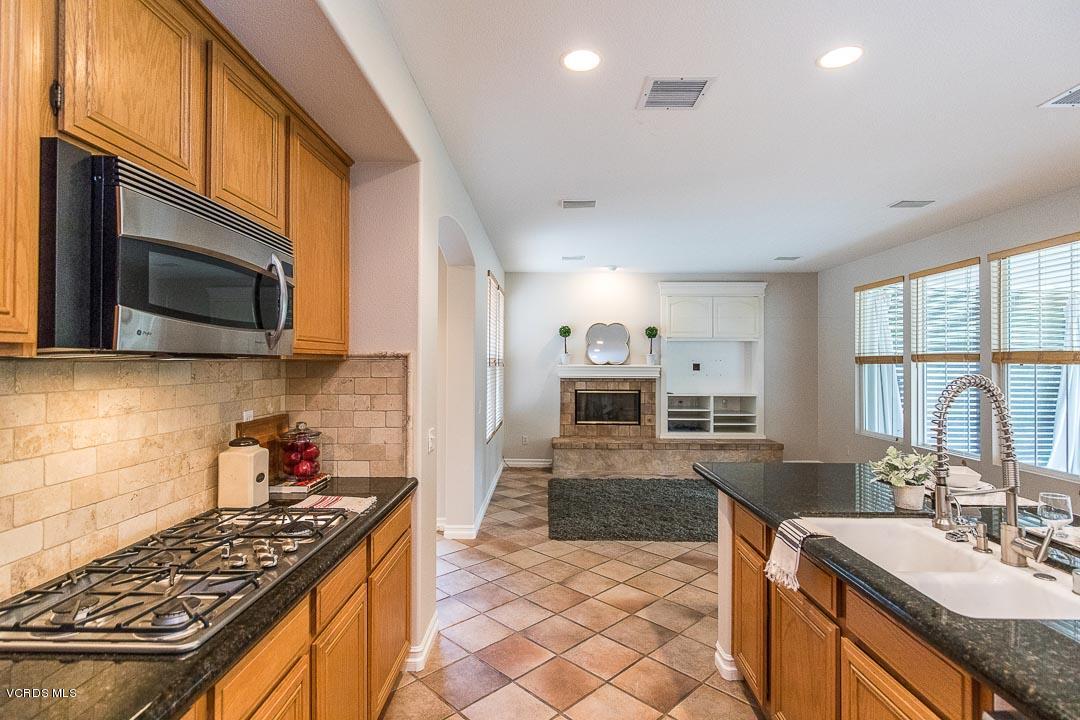 167 Park Hill Road Simi Valley, CA 93065 - Photo 16 of 43 167 Park Hill-16