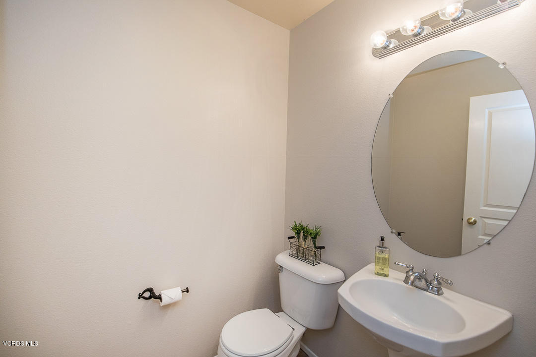 167 Park Hill Road Simi Valley, CA 93065 - Photo 19 of 43 167 Park Hill-19
