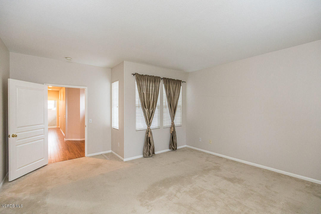 167 Park Hill Road Simi Valley, CA 93065 - Photo 25 of 43 167 Park Hill-25
