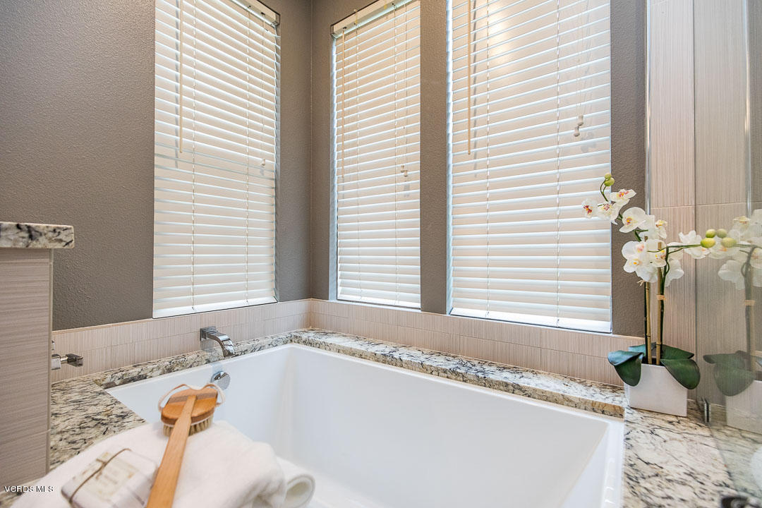 167 Park Hill Road Simi Valley, CA 93065 - Photo 27 of 43 167 Park Hill-27