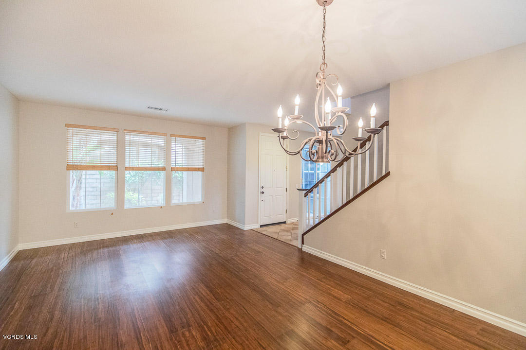 167 Park Hill Road Simi Valley, CA 93065 - Photo 9 of 43 167 Park Hill-9