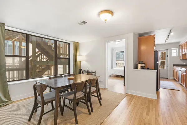 $2,900 | 2735 North Kimball Avenue, Unit 5, Chicago, IL 60647