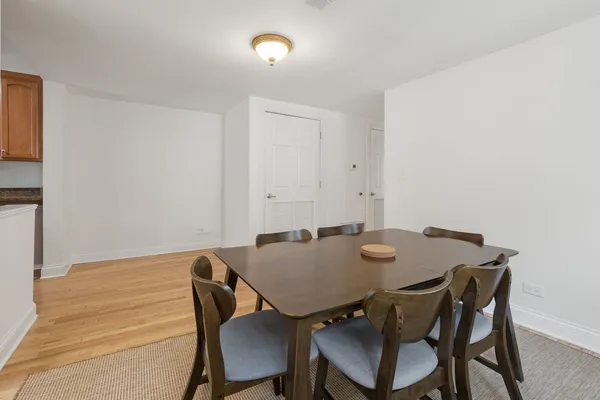 $2,900 | 2735 North Kimball Avenue, Unit 5, Chicago, IL 60647