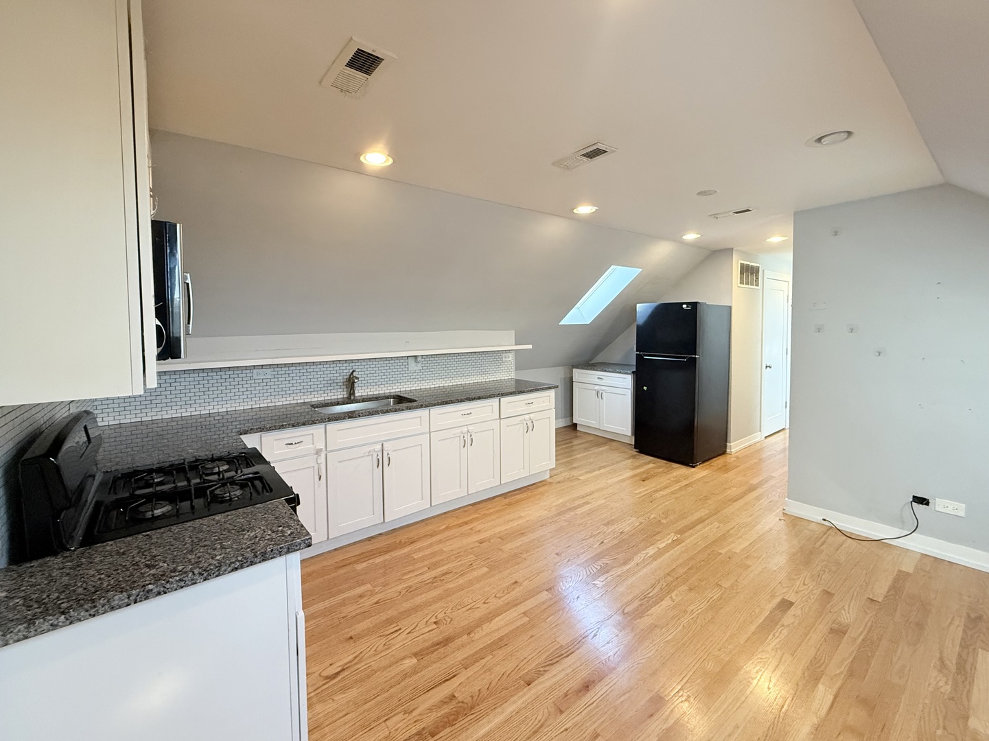 2815 West 25th Street Chicago, IL 60623 - Photo 16 of 27