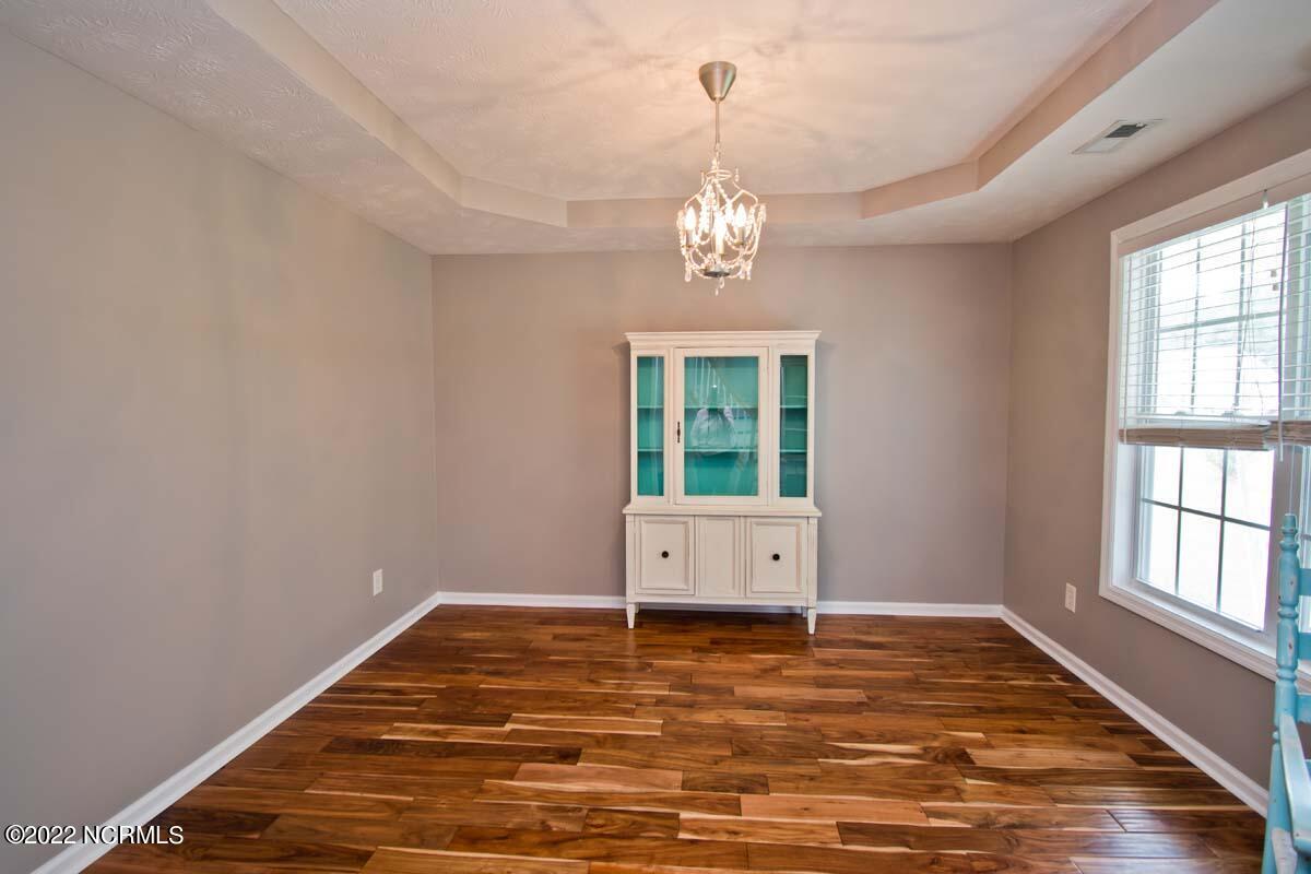 303 Trappers Road Hubert, NC 28539 - Photo 11 of 31 Living Room