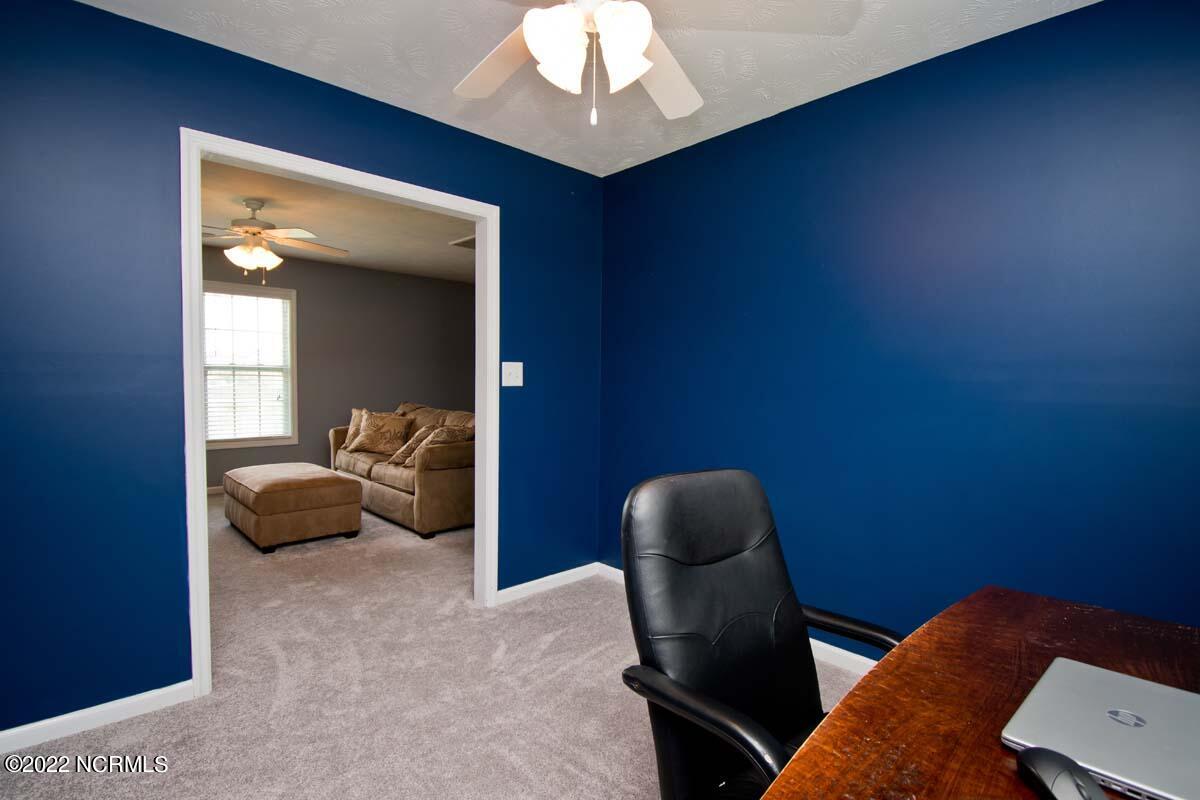 303 Trappers Road Hubert, NC 28539 - Photo 23 of 31 Office Alcove