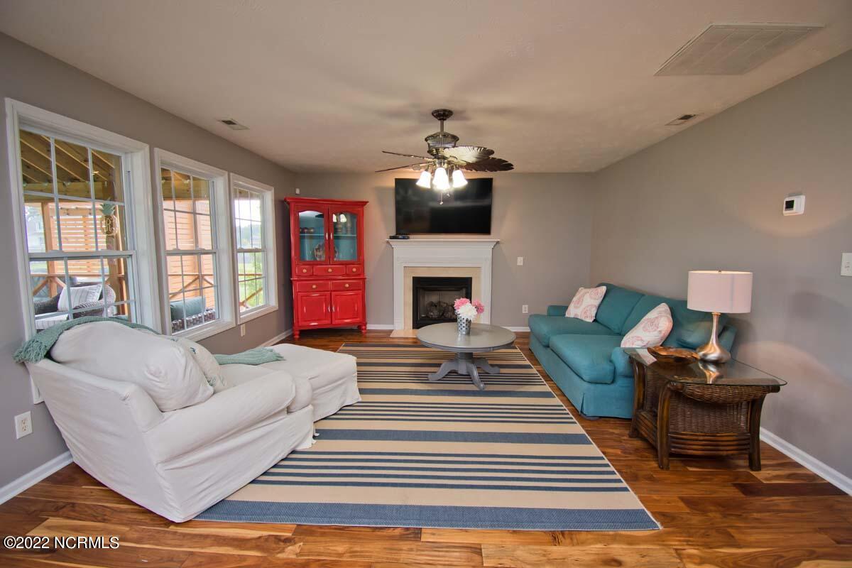 303 Trappers Road Hubert, NC 28539 - Photo 6 of 31 Family Room
