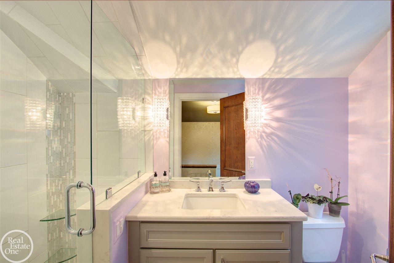 1557 Torrey Road Grosse Pointe, MI 48236 - Photo 26 of 38 31364207-25.JPG