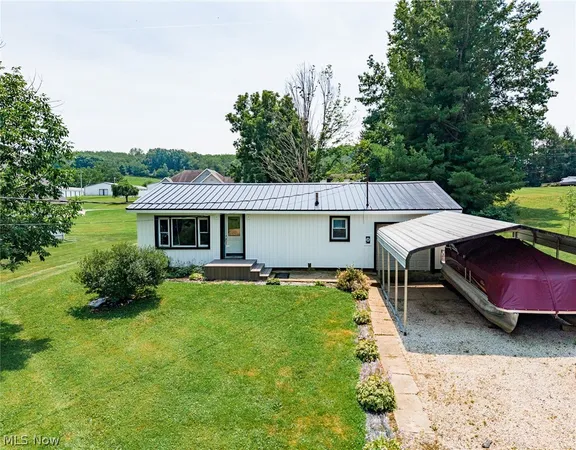 $299,000 | 6102 Vale View Drive Southwest, Sherrodsville, OH 44675