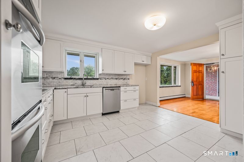 34 Hoskins Road Bloomfield, CT 06002 - Photo 6 of 27 Gallery Image 6