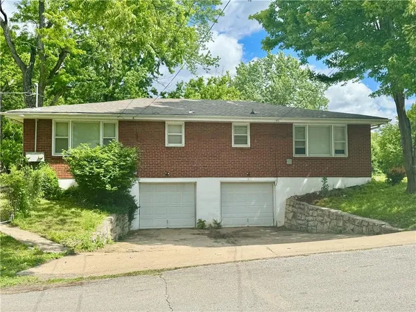 11122 East 20th Street South, Independence, MO 64052
