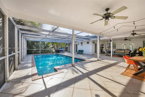 $1,975,000 | 6970 Southwest 124th Street, Pinecrest, FL 33156