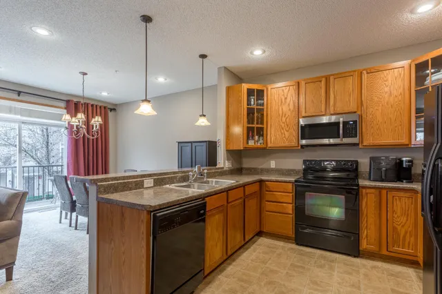 $295,000 | 3611 Hazel Trail, Unit G, Woodbury, MN 55129