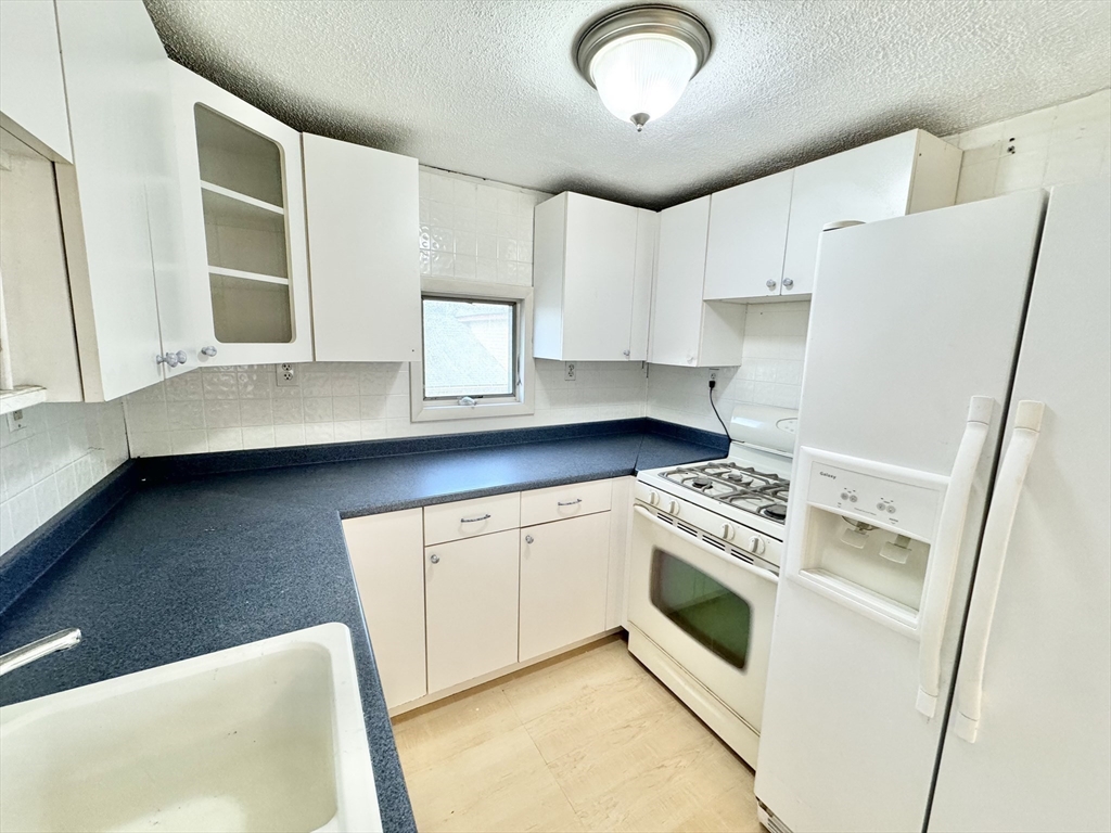 28 Maple Street Chicopee, MA 01020 - Photo 26 of 36