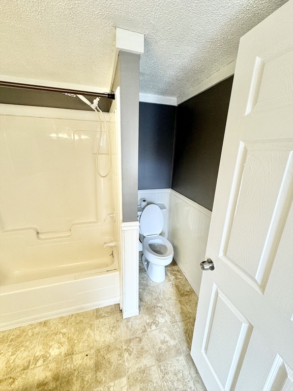 28 Maple Street Chicopee, MA 01020 - Photo 27 of 36