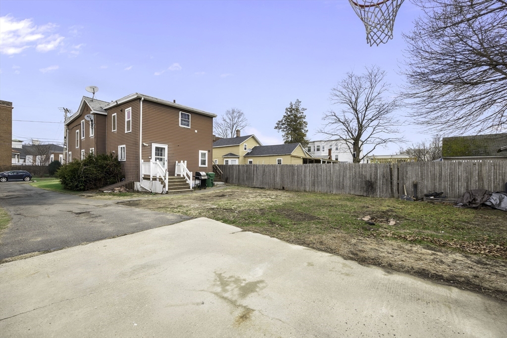 28 Maple Street Chicopee, MA 01020 - Photo 34 of 36