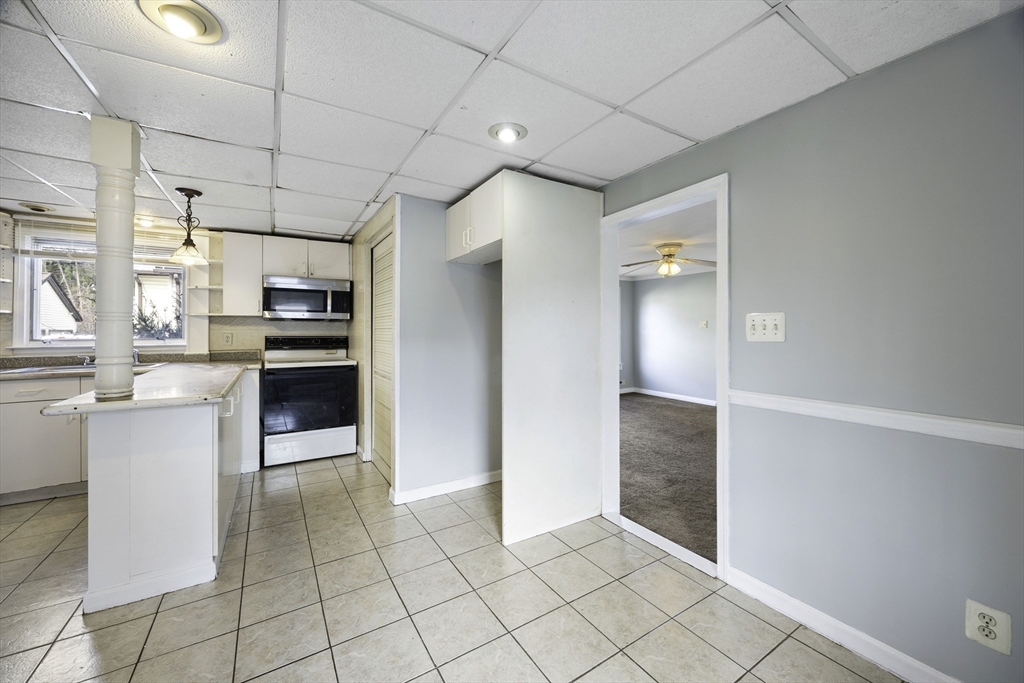 28 Maple Street Chicopee, MA 01020 - Photo 9 of 36