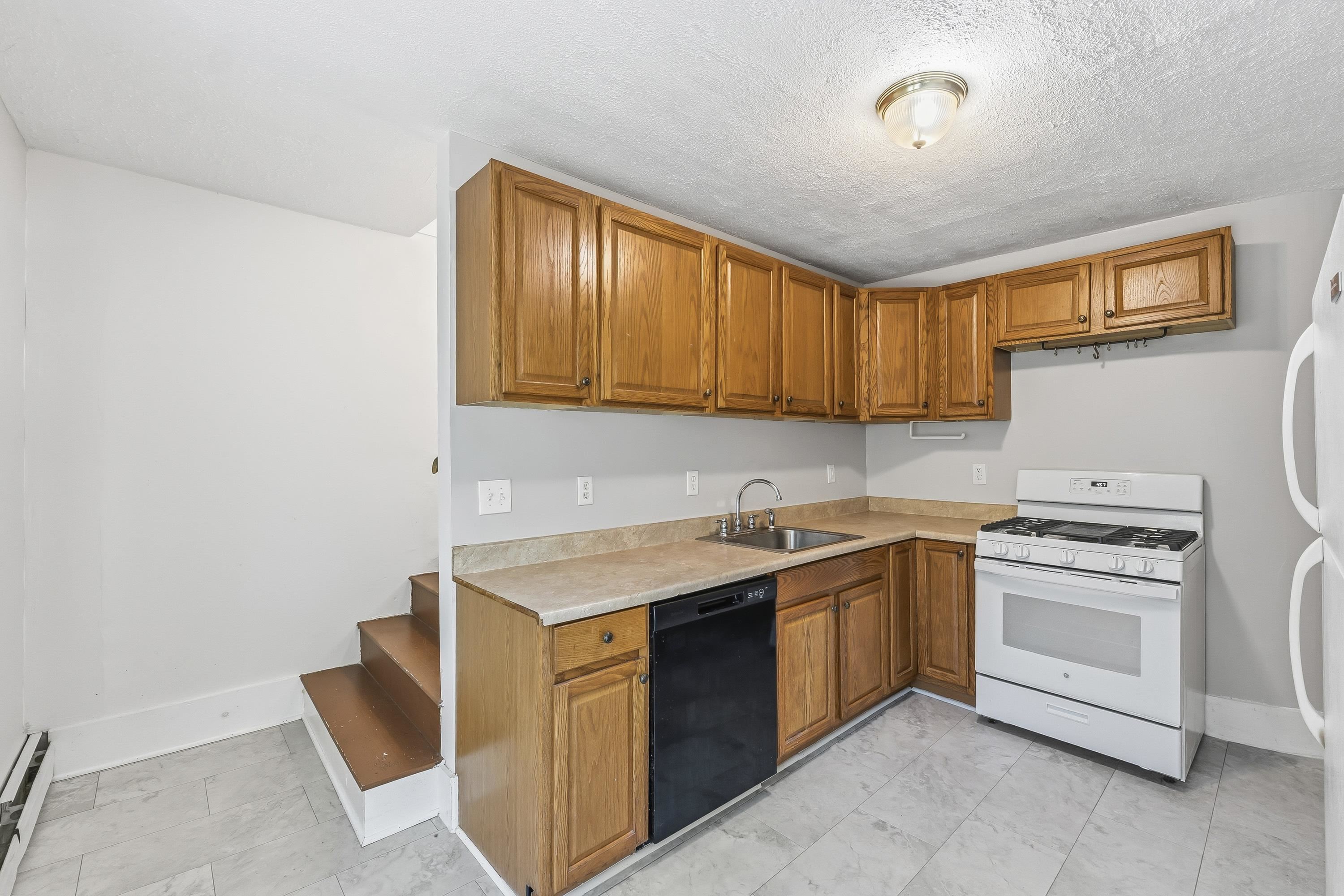 7 Berry Road Nottingham, NH 03290 - Photo 17 of 46