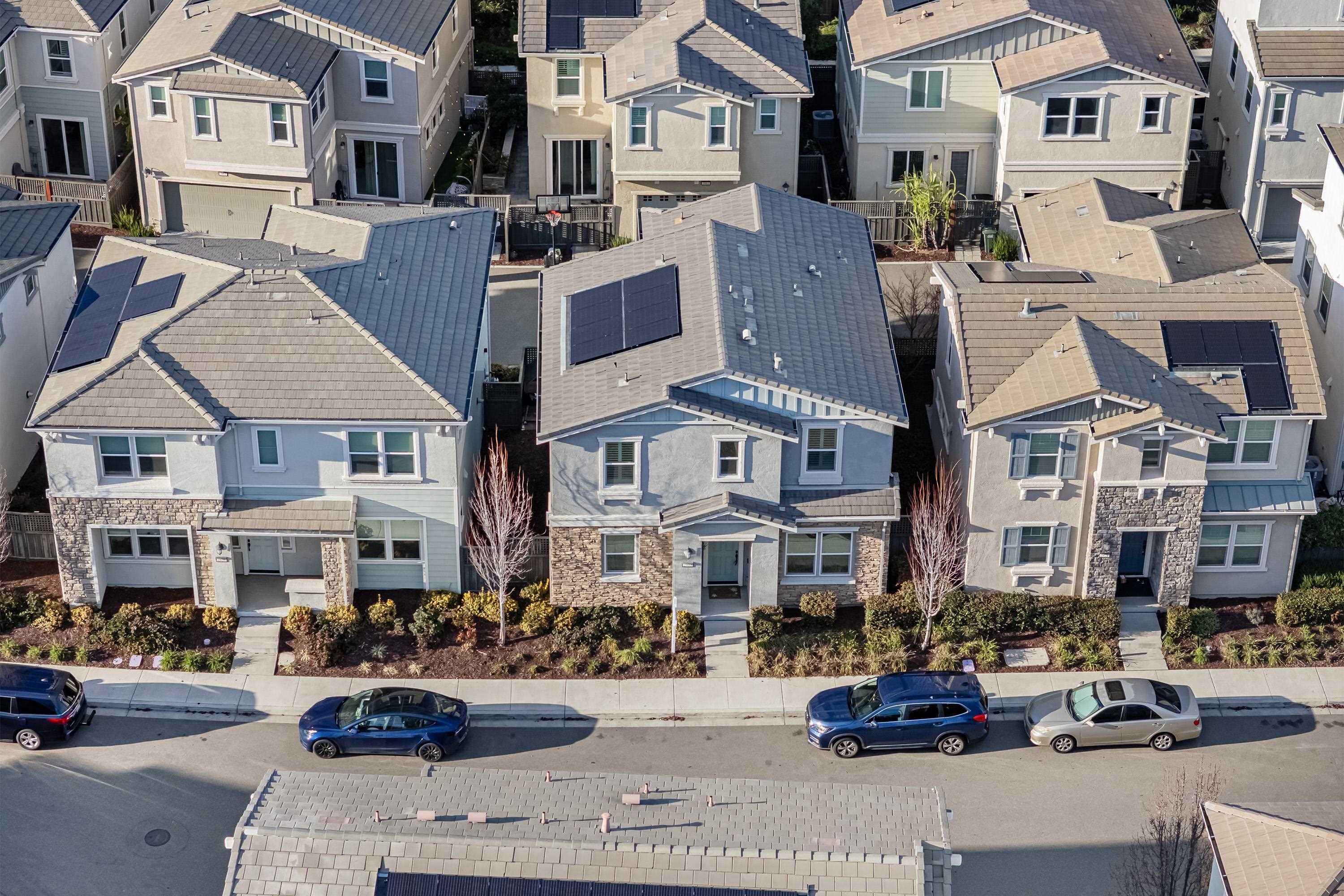 2933 Stringham Way Dublin, CA 94568 - Photo 2 of 38