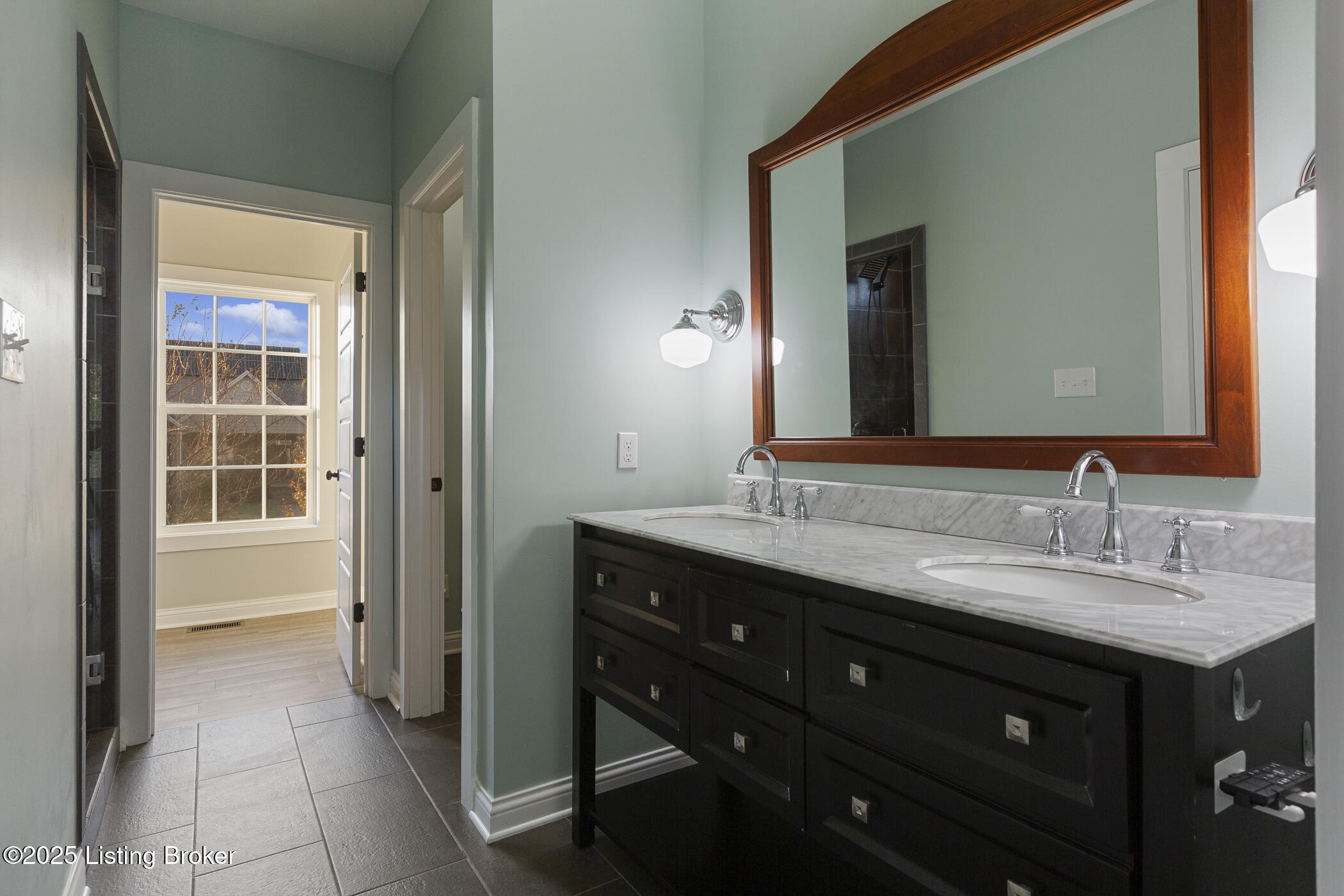 4020 Greentree Road Versailles, KY 40383 - Photo 18 of 64 Primary Bathroom