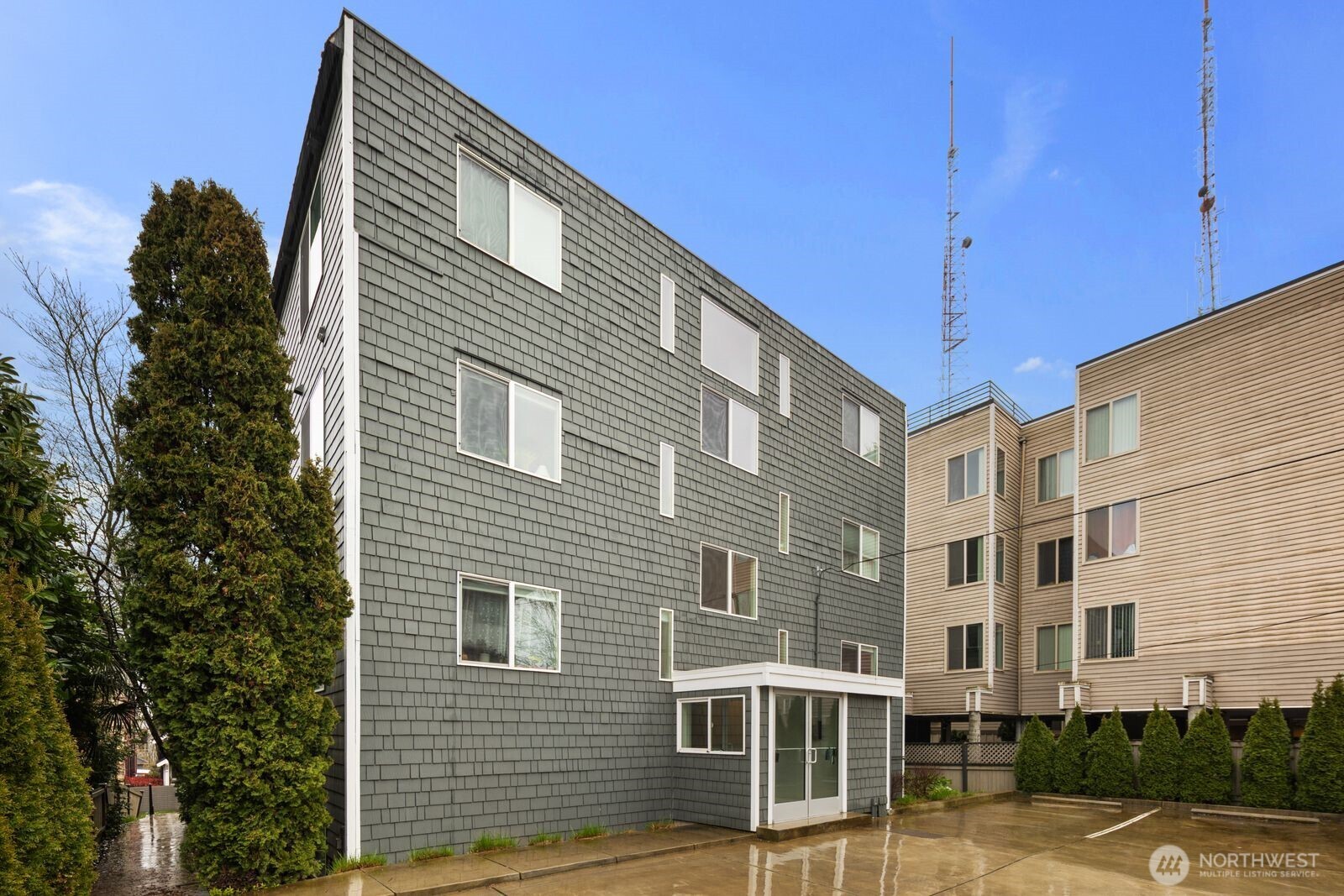 1729 18th Avenue, Unit 201 Seattle, WA 98122 - Photo 28 of 31 a front view of a building