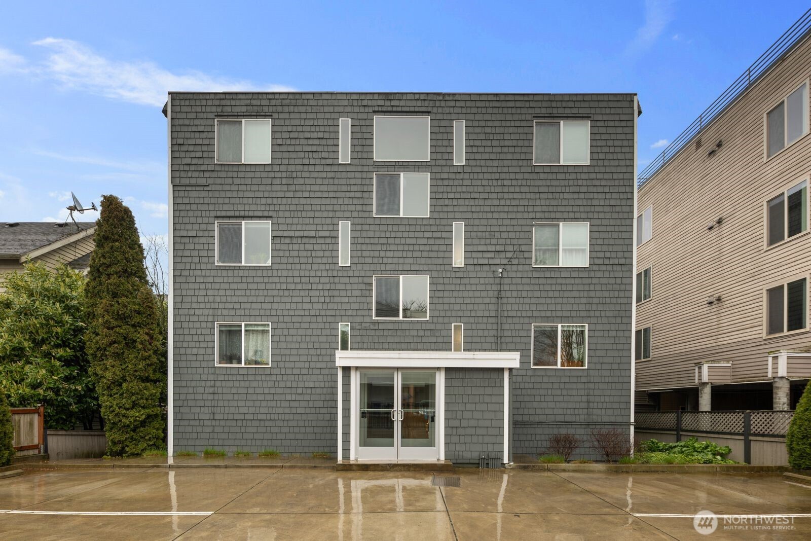 1729 18th Avenue, Unit 201 Seattle, WA 98122 - Photo 29 of 31 a front view of a house
