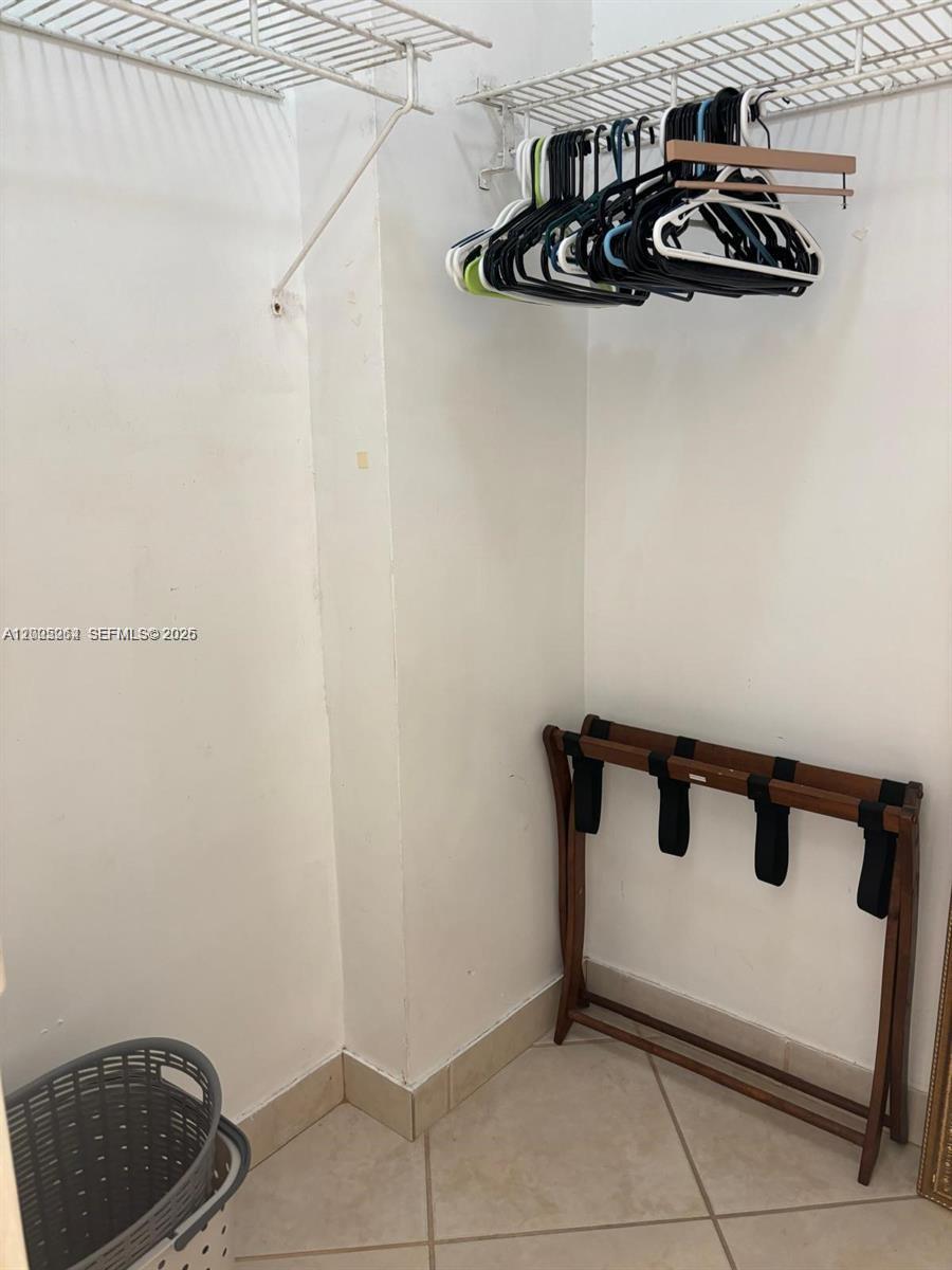 100 Lincoln Road, Unit 731 Miami Beach, FL 33139 - Photo 14 of 14 a close view of kitchen appliances