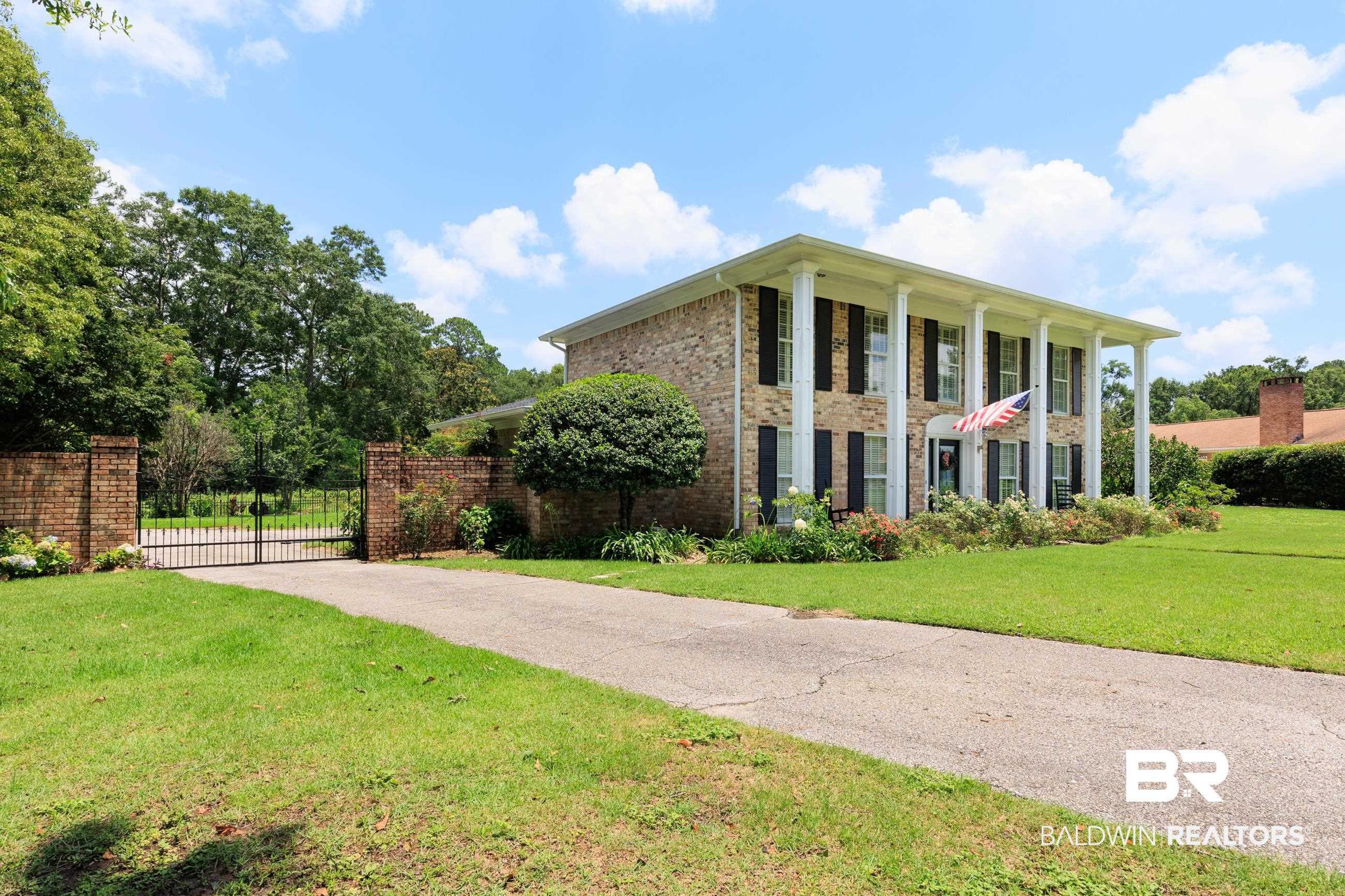 1251 East Spring Valley Drive Mobile, AL 36693 - Photo 2 of 59